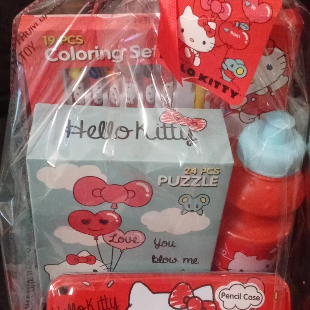 Hello Kitty Valentine's Gift Set 2021